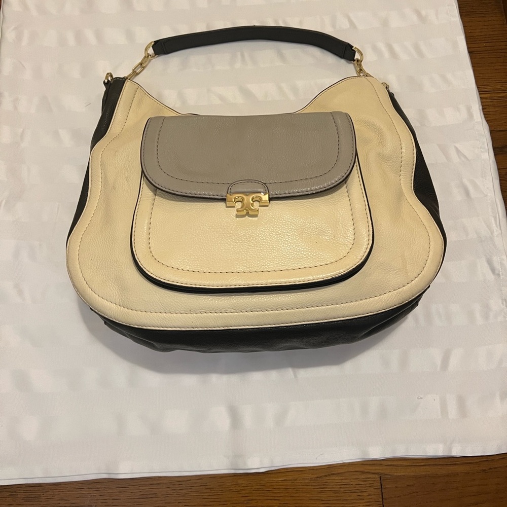 Tory Burch Black and Cream Shoulder Bag - Picture 4 of 9